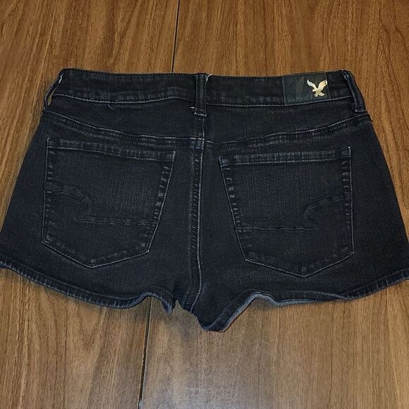 American Eagle Outfitters Black Hi-Rise Shortie Jean Shorts sz 4 - Picture 3 of 5